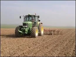 Une opération culturale consistant à ensemencer un champs.