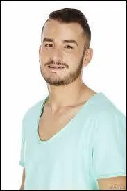 Jeune homme, ami de Coralie, quel est son prénom ?