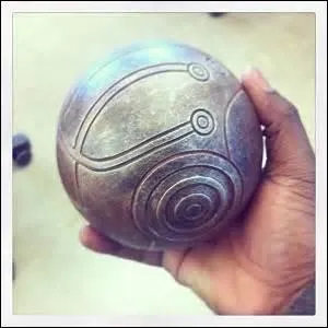 Comment s'appelle l'objet recherché par les Templiers et les assassins ?