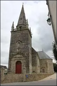 Je vous présent l'église Saint-Cyr, à Moréac. Ville Morbihannaise, elle se situe en région ...
