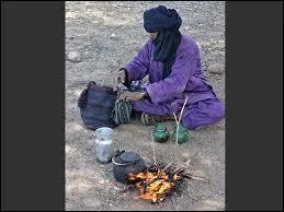 A quelle tribu appartiennent les hommes bleus ?