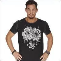 Qui a comme secret "Je ne connais pas ma sur jumelle" ?