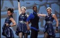 À quel concours participent-ils tous à la fin de la saison ?