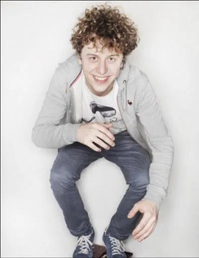 Quand a-t-il réuni 3 000 personnes au Rex à Paris ?