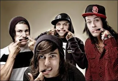 Quelle musique correspond à "Pierce The Veil" ?