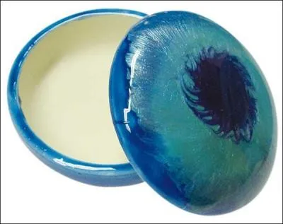 Le verbe qui désigne l'action de recouvrir d'émail est l'anagramme du nom d'un acteur français prénommé :