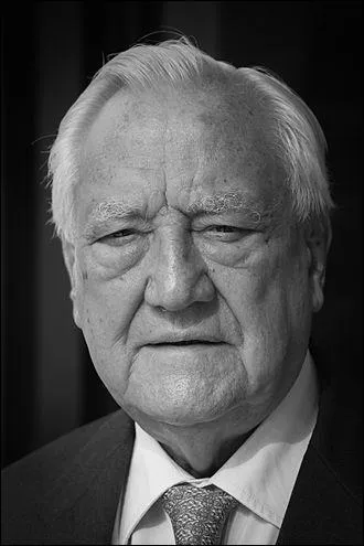 Cet homme politique, prénommé Christian, fut président du Sénat de 1998 à 2008. Son nom est l'anagramme de celui...