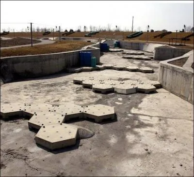 On a déplacé des populations, rasé des quartiers entiers, détourné des rivières... et braillé pendant 3 semaines : tout ça pour ça ! Où peut-on voir ce spectacle désolant ?