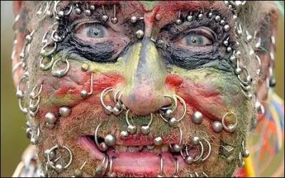 Le piercing du nez et des lèvres a été inventé au 20e siècle !