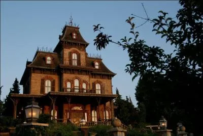 De quel film est inspiré l'attraction Phantom Manor ?