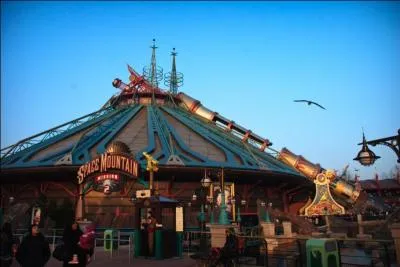 Comment s'appelle le coin sur le thème futuriste ?