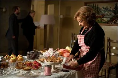 Je ___ la bonne odeur du gâteau de mamie.