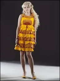 Elle est un peu particulière, Luna, en matière de mode, comme est un peu particulière en tout ! Si l'on devait rapprocher son style d'un style existant, on le qualifierait plutôt de... ?