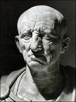 Qui est ce sénateur ? Symbole de la vertu romaine, il acheva tous ses discours par le célèbre " Delanda est Cartago ", il faut détruire Carthage.