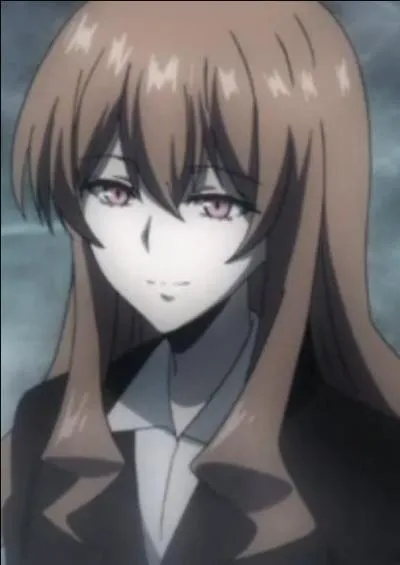 Je suis la directrice de l'Académie Myôjô et je suis celle ayant créé le projet de la Classe Noire. Qui suis-je ?