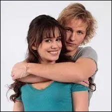 Dans quelle série apparaissent Julien et Clémentine ?