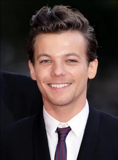 Qu'a fait Louis Tomlinson en été 2015 à Londres ?