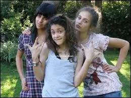 Qui sont ses amies d'enfance ?