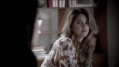 De qui se rapproche Malia dans la saison 5A alors qu'elle est toujours en couple avec Stiles ?