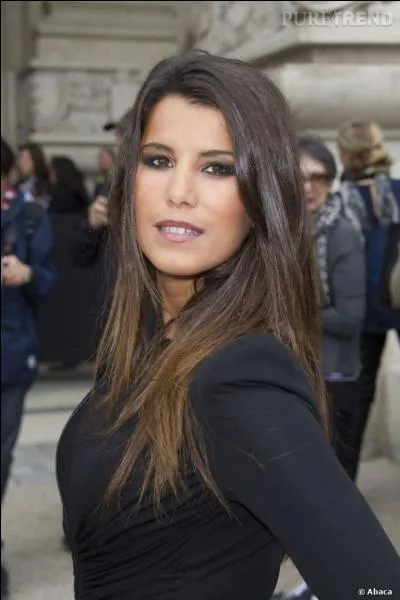 Comment s'appelle la présentatrice de "The Voice" ?