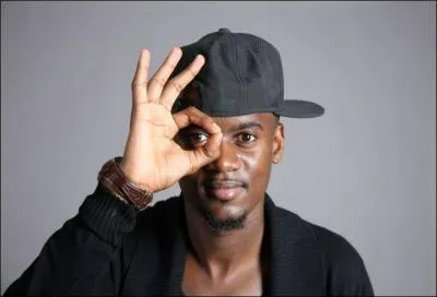 En 2014 Black M sort son premier album solo intitulé "Les Yeux plus gros que le monde". Quel est le titre exact d'une des chansons figurant dans cet album ?