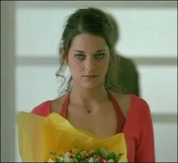 Quelle actrice française a été révélée par la série de films "Taxi" ?