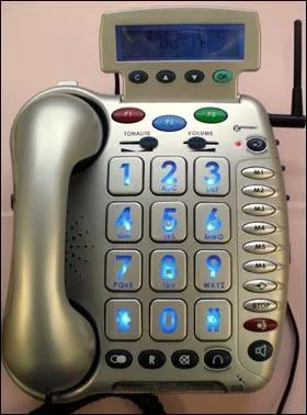 Si vous avez soudain les symptômes d'un infarctus, il paraît judicieux d'appeler les secours. Quel numéro est à composer ?