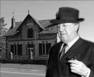 Dans l'atmosphère d'un petit village charentais où tout le monde se connaît, le commissaire enquête sur la mort d'une receveuse des postes retraitée, devenue la bête noire du village...