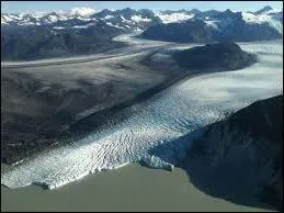 La baie des Glaciers est :