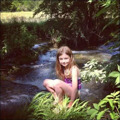 Quel chanteur nous fredonnait, 'L'eau vive' ?