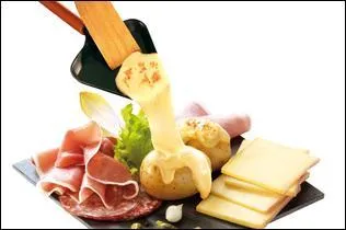 Voici une raclette. Quelles pommes de terre choisirez-vous pour inviter vos amis autour de cette spécialité ?
