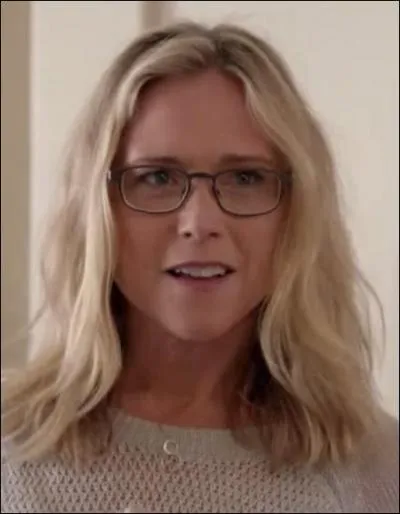 C'est la mère d'Emma, elle a eu une relation assez compliquée avec Brandon James. Qui est cette femme ?