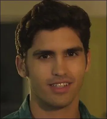 Cette personne est très attirée par Brooke, elle a été poignardée par le tueur mais elle réussit à survivre à sa blessure. Qui est-elle ?