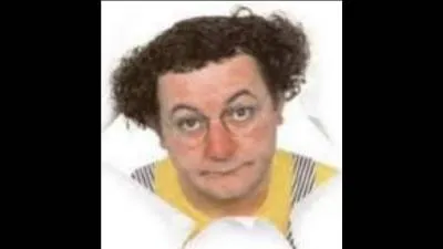 Il est arrivé à l'hôtel, y avait un Christ au-dessus du lit, il a dit enlevez-ça, ça me rappelle le bureau, faut pas déconner non plus !