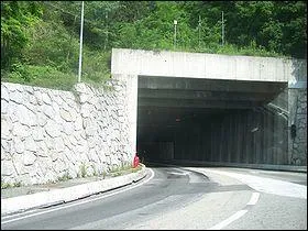 Quelle est la longueur du tunnel du Chat ?