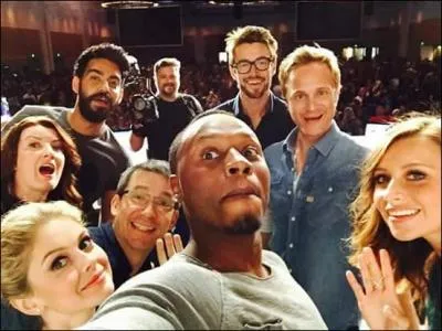 Comment s'appelle le premier épisode de la saison 2 ?