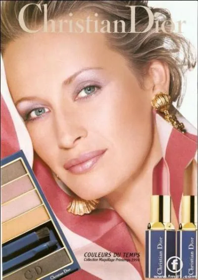 En 1993, elle incarne Dior Haute couture et défile également pour Dior toute la saison. Qui représente la marque Mixa depuis 1998 ?