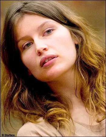 Quel mannequin français est le modèle d'un des bustes de Marianne, l'important symbole républicain français ?