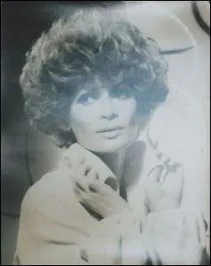 Pour la soie, trois villes se déchirent : Lyon, Varanasi (Inde) et la troisième qui est italienne et se nomme...