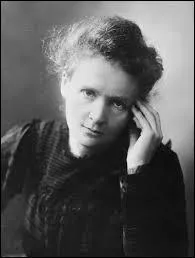Marie Curie reçut le prix Nobel de Physique en 1903 pour ses recherches sur les radiations. En quelle année reçut-elle le prix Nobel de Chimie pour ses travaux sur le polonium et le radium ?