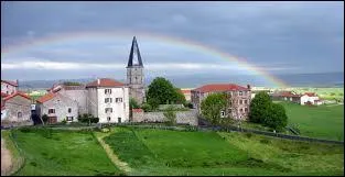 Nous terminons cette balade à Venteuges. Commune Altiligérienne sur les contreforts de la Margeride, elle se situe en région ...