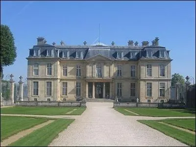 Dans quel château fut tournée au moins une scène du film "Les liaisons dangereuses" ?