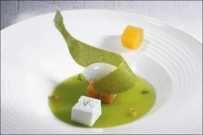 Je ne vais pas vous demander le mode de cuisson de ce plat, mais quelle est cette mode gastronomique apparue dans les années 2000, à la rencontre de l'art culinaire et de la science ?