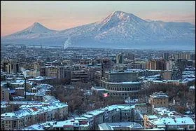 Laquelle de ces villes est la capitale de l'Arménie ?