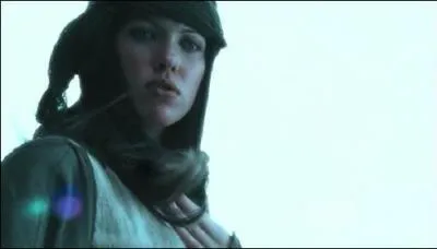 Comment s'appelle la Kryptonienne qui a aidé Clark à sortir de la zone fantôme lorsqu'il y est allé pour la première fois ?