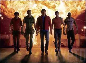 Qui sont les quatre super-héros qui travaillent aux côtés de Clark et Oliver ?