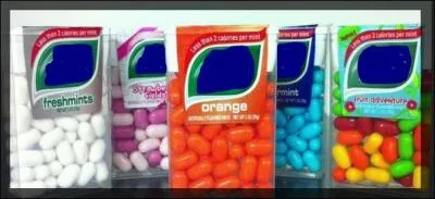 Comment s'appellent ces bonbons durs vendus dans des petites boites de 50 ou 100 ?