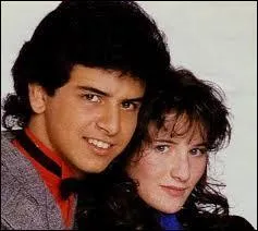 Avec quel chanteur Elsa partage-t-elle le duo "Un roman d'amitié" en 1988 ?