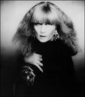 Créatrice du concept "La démode" selon lequel ce sont les vêtements qui doivent s'adapter aux femmes et non l'inverse. Donnez-moi le nom de cette couturière ayant reçu la légion d'honneur ?