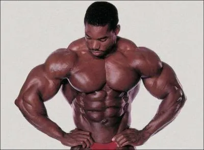 Quel humoriste français nous parle du culturiste Jean-Pierre ?